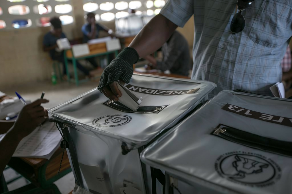 Arrêté du 20 mars 2026 et processus électoral : entre glissement normatif et contrainte opérationnelle